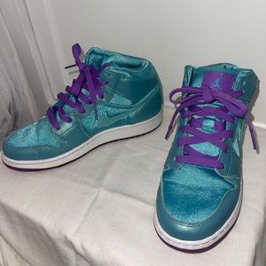 Womens Mid Top Air Jordan- Teal